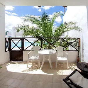 https://oasisstudiolanzarote.in-canary-islands.com